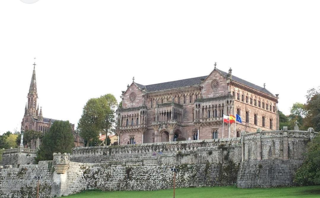 La Aldea 3 , Centro De Comillas Esterno foto